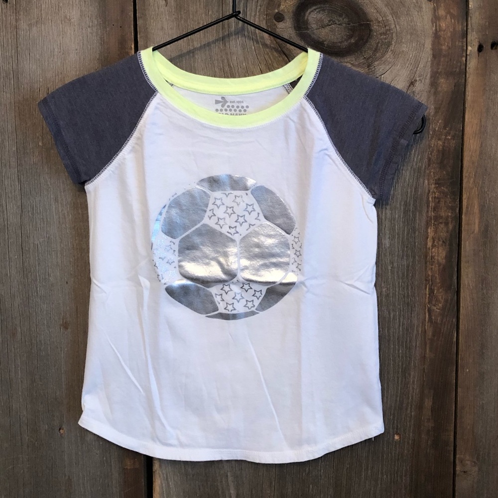 Old Navy White Raglan Short Sleeve Soccer Graphic Tee Size Small 6-7 Girls